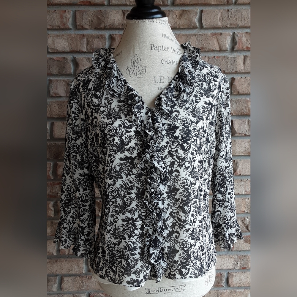 Laura Ashley 100% Silk Floral Print Button Front Ruffle Detail Blouse. SZ8.